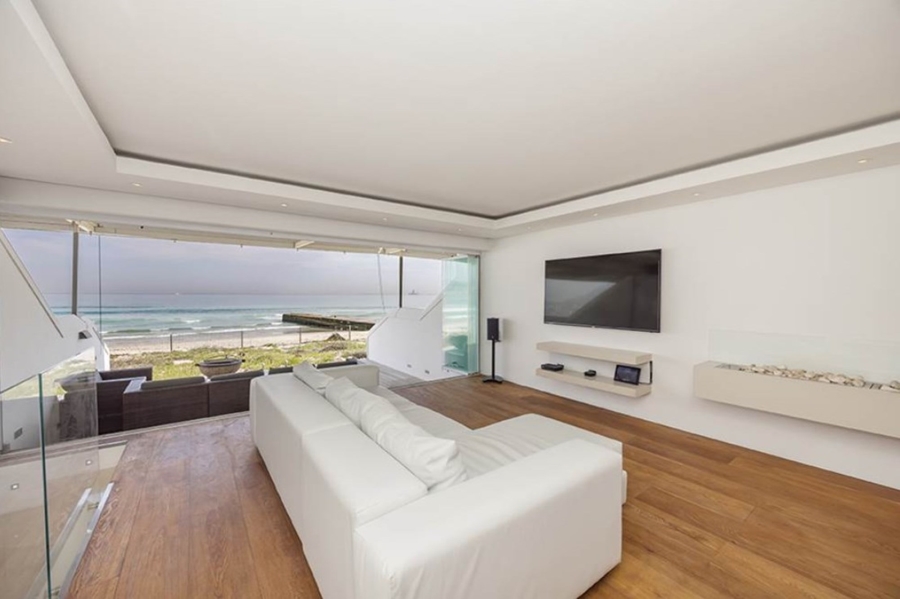 To Let 3 Bedroom Property for Rent in Lagoon Beach Western Cape